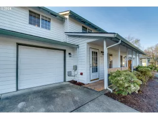 Photo #2: 24256632 Listing