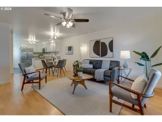 Photo #3: 24256632 Listing