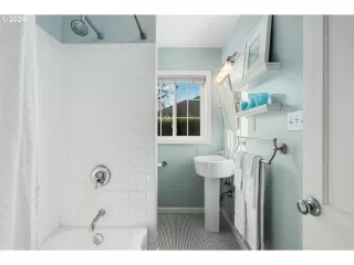 Photo #5: 24257202 Listing 