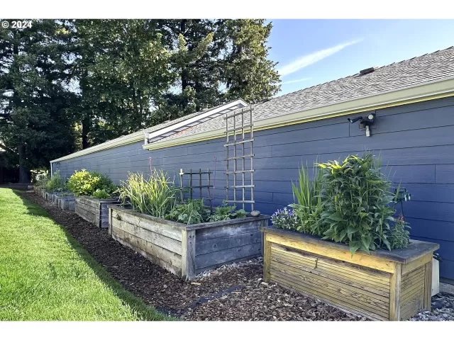 MLS: 24257786 Condo For Sale