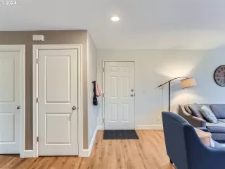 Photo #3: 24257879 Listing