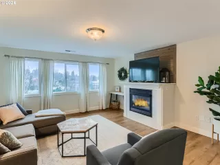 Photo #5: 24257879 Listing