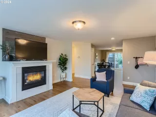 Photo #6: 24257879 Listing