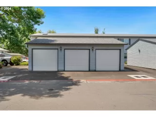 Photo #2: 24258063 Listing 