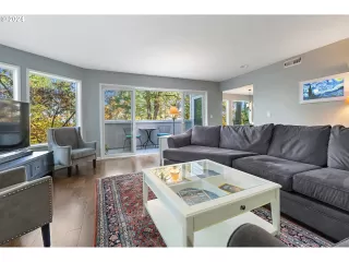 Photo #5: 24258703 Listing 