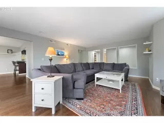 Photo #6: 24258703 Listing 