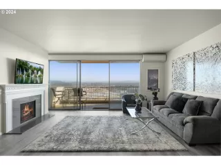 Photo #6: 24259846 Listing