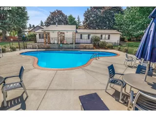 Photo #6: 24260433 Listing