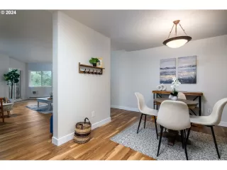 Photo #5: 24260478 Listing 