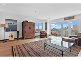 Photo #4: 24260767 Listing 