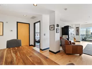 Photo #6: 24260767 Listing 