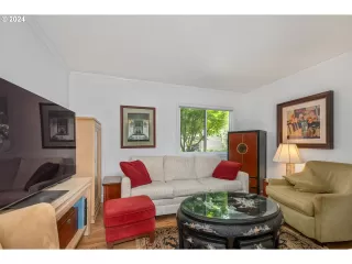 Photo #3: 24260805 Listing