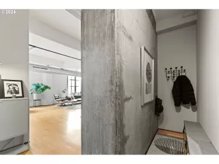 Photo #1: 24261469 Listing 