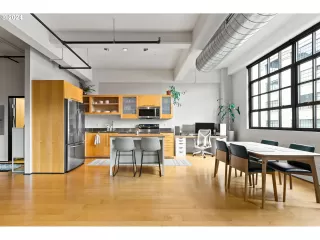 Photo #4: 24261469 Listing 