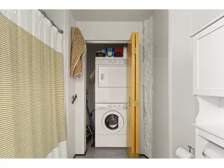 Photo #5: 24261469 Listing 