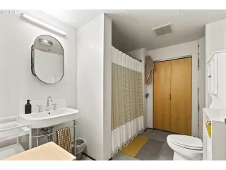 Photo #6: 24261469 Listing 