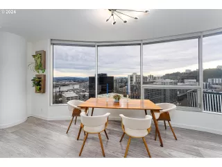 Photo #6: 24262799 Listing