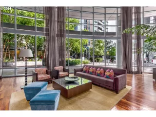 Photo #3: 24263896 Listing