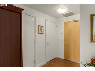 Photo #6: 24263896 Listing