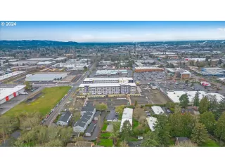 More Details about MLS # 24264067 : 10090 SW BEAVERTON HILLSDALE HWY 24