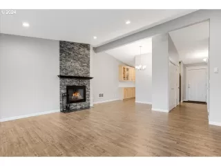 Photo #5: 24264067 Listing 