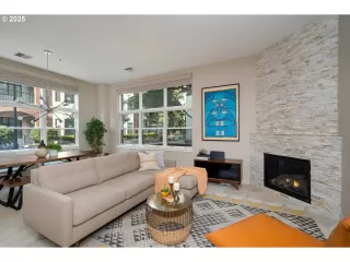 Photo #6: 24264298 Listing