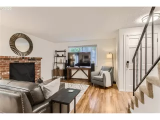 Photo #2: 24264838 Listing