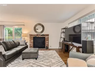 Photo #3: 24264838 Listing