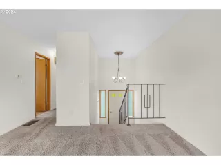 Photo #5: 24266627 Listing