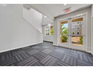 Photo #2: 24267273 Listing