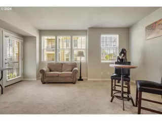 Photo #6: 24267273 Listing