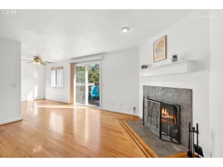 Photo #6: 24267994 Listing 