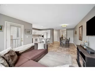 Photo #6: 24268057 Listing 