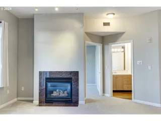 Photo #6: 24268954 Listing