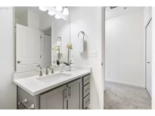 Photo #4: 24269344 Listing