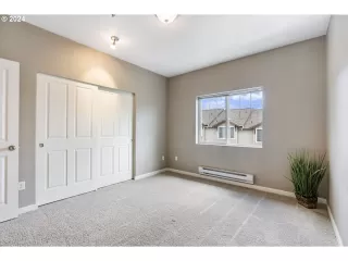 Photo #6: 24269344 Listing