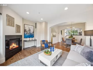 Photo #4: 24270429 Listing 