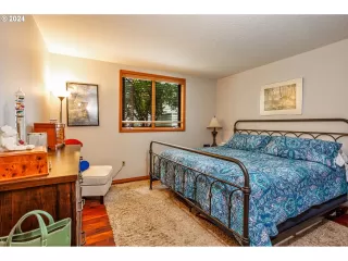 Photo #6: 24270932 Listing