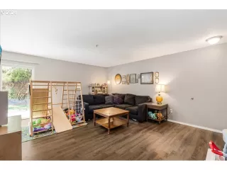 Photo #5: 24271464 Listing