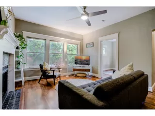 Photo #5: 24271843 Listing