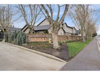 Photo #2: 24272355 Listing 