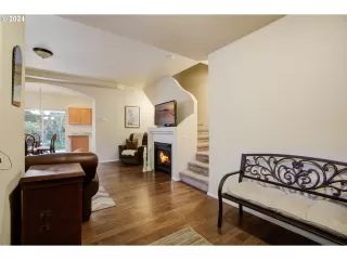 Photo #3: 24272355 Listing 