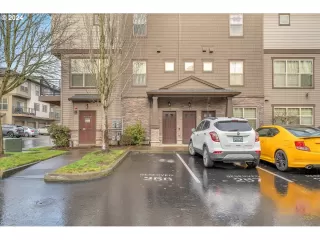 Photo #2: 24272611 Listing 