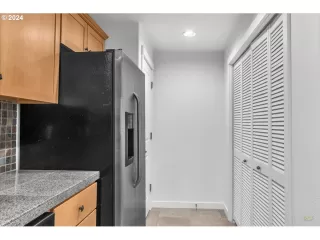 Photo #3: 24272611 Listing 