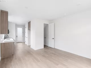 Photo #2: 24273381 Listing 