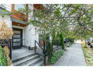 Photo #2: 24273568 Listing