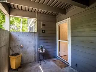 Photo #4: 24273618 Listing