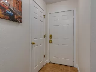 Photo #5: 24273618 Listing