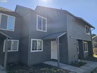 More Details about MLS # 24274068 : 17482 SW BRITETREE CIR