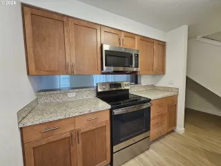 Photo #4: 24274068 Listing